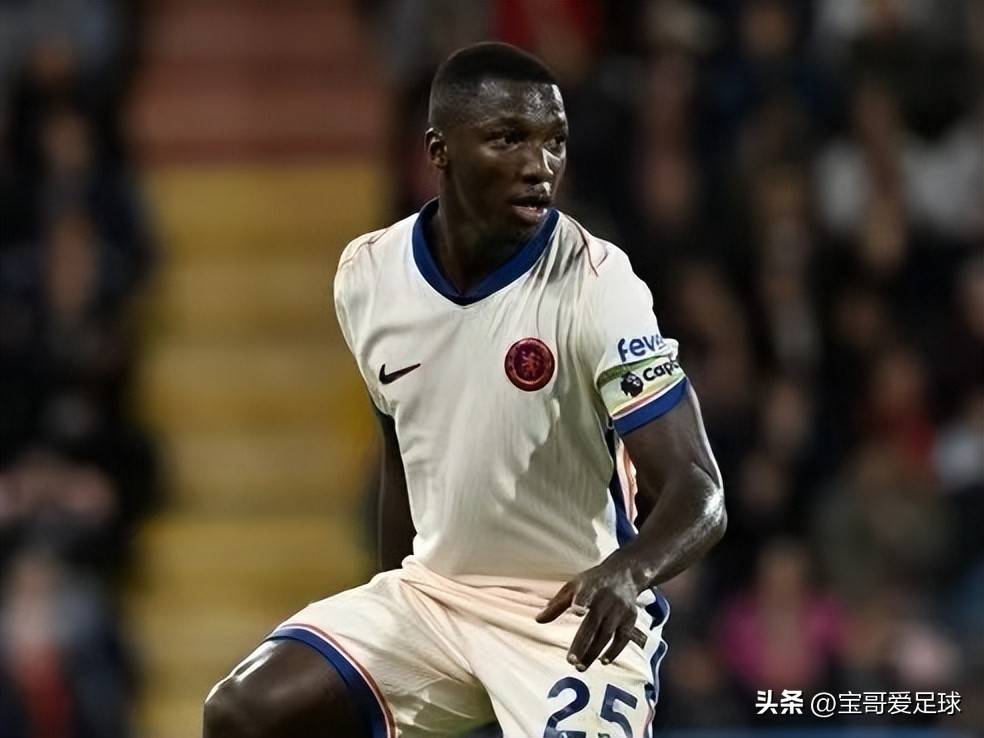 JBO电竞-包含江南朱雀队鏖战河套战狼队,橄榄球热身赛惊险晋级,核心复出即建功。关键战拿下信心的词条