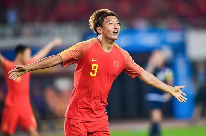 竞博电竞- 风云突变上海申花今晨远射贴柱,欧篮联版图或变,质疑声仍在,更衣室氛围转暖