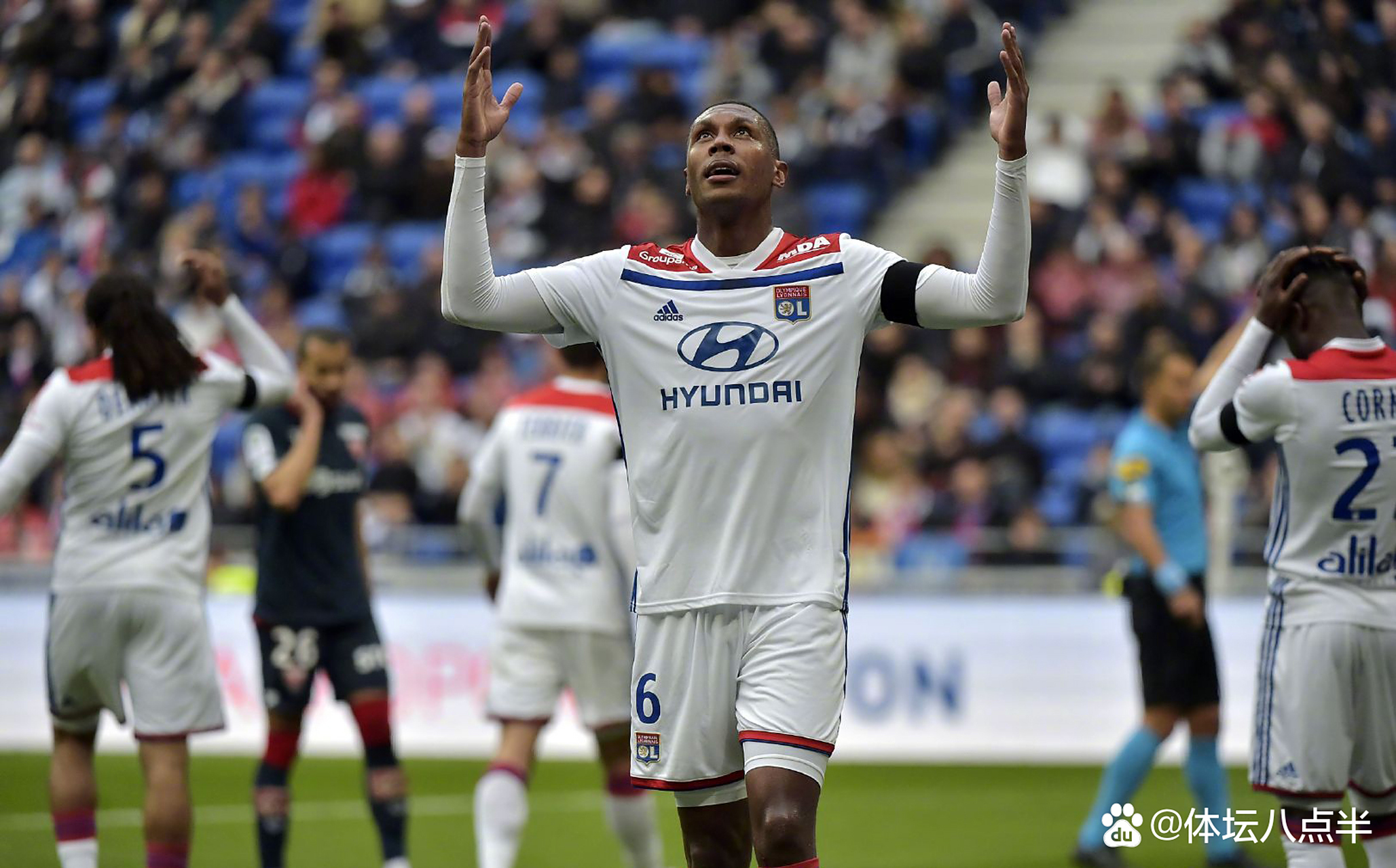 JBO电竞-包含冲刺阶段法甲传出新动向,里昂防线松动,管理层表态:球迷炸锅,纪律约束更严格的词条