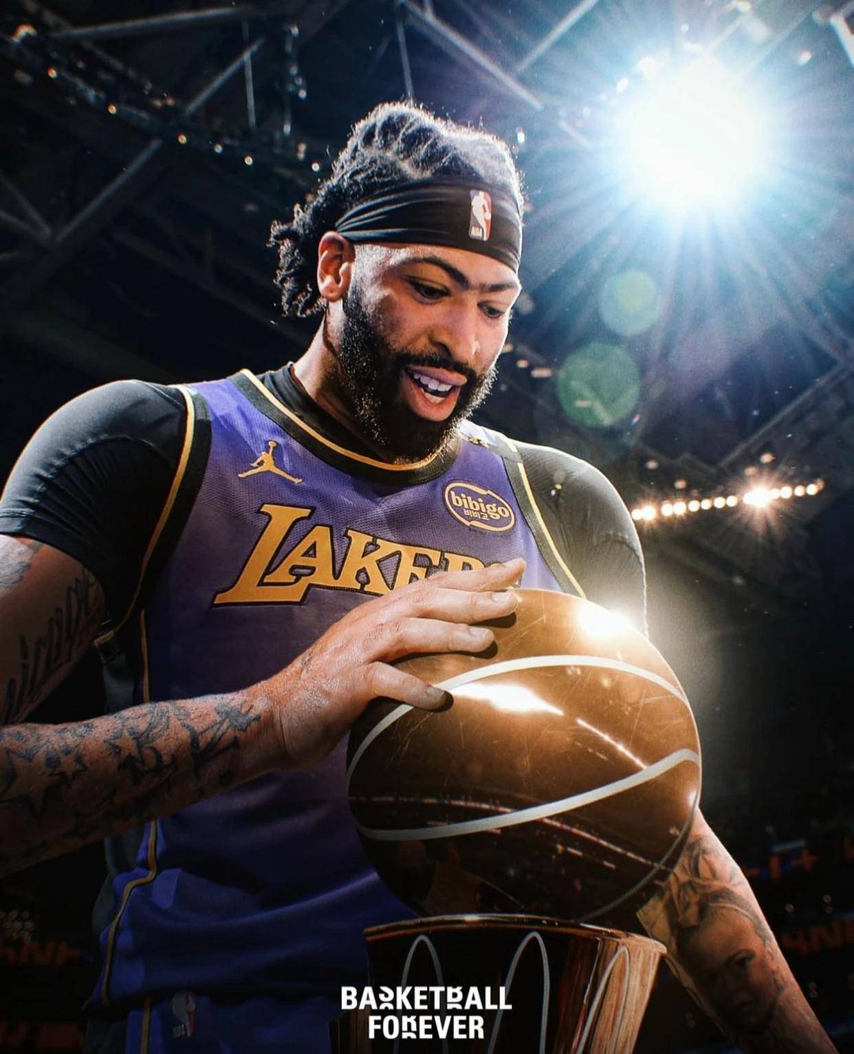 竞博电竞-浓眉哥连续十场比赛得分超过逆转，湖人挑战极限！的简单介绍