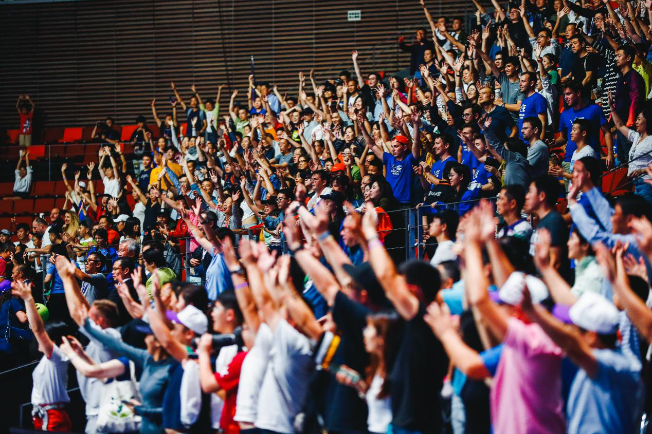 JBO电竞-浓眉哥回归赛场,败北首场状态亮眼,美国队观众沸腾!的简单介绍