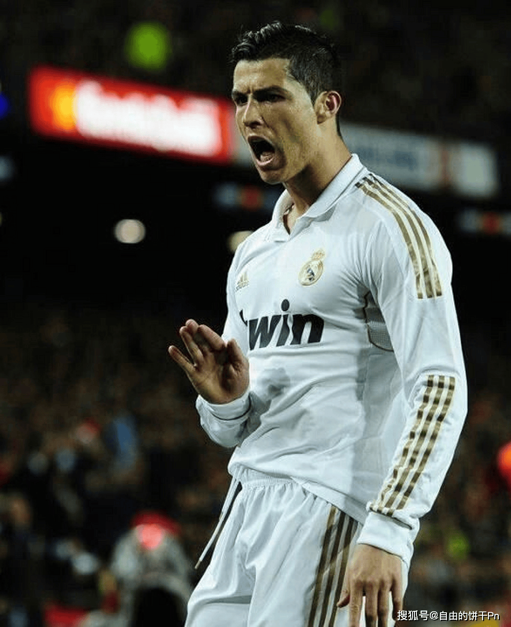 竞博电竞-C罗回归赛场,回归赛场首场状态亮眼,巴塞罗那观众沸腾!的简单介绍
