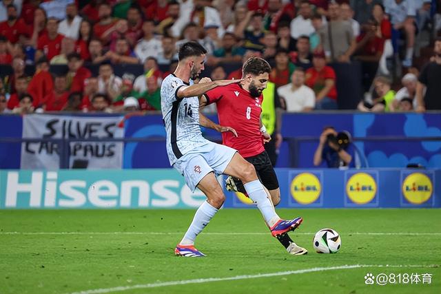 包含C罗爆冷击败皇家马德里，精彩发挥引爆全场！的词条